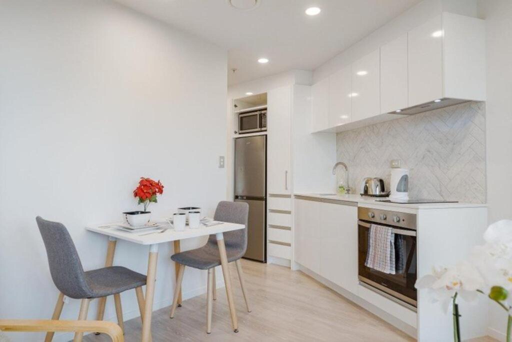 Free Wifi!! Spacious 1-Bedroom Apt, Auckland Cbd מראה חיצוני תמונה