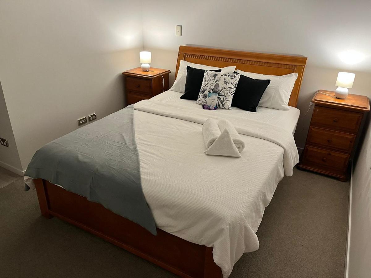 Free Wifi!! Spacious 1-Bedroom Apt, Auckland Cbd מראה חיצוני תמונה